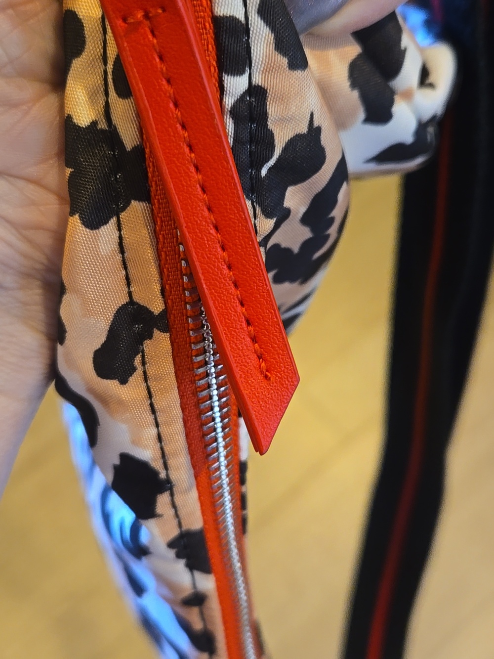 Brighton Unique Spotted "LOVE" Leopard Print Versatile Swing Bag - Picture 8 of 11